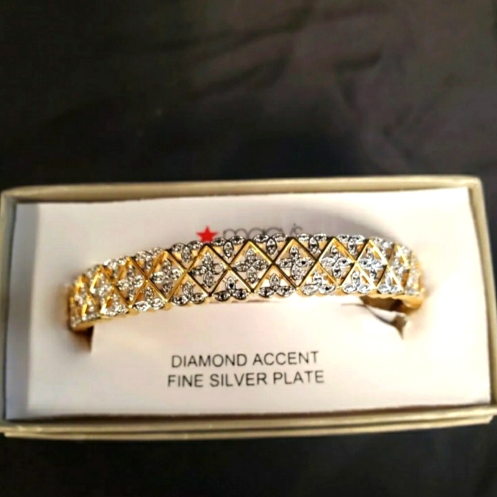 Macys Diamond Accent Fine Silver Plate Bracelet BRAND NEW WITH TAGS